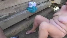 Riproduci Nodo della nonna di Zaftig scopata dall'esterno di una persona accademica