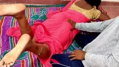Jouer Tante indienne baisée par inadvertance par un garçon voisin avec une voix claire en hindi