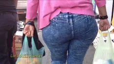 Jouer Hanche milf avec gros cul en salopette rapide