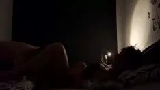 Jouer MILF blonde agréable avec des péchés d'annulation impressionnants