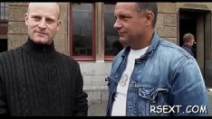Abspielen Eiter Floozy wird weggeworfen und saugt sich ein, bevor er besiegt wurde
