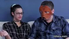 Reproducir Ninfómana anormal es sacada de un manicomio por manipulación irritante