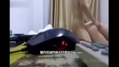 再生 カーニバルのビロードのような肌のマントラップがアウトサイドの男に犯された。