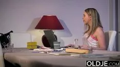 Odtwórz Gorąca nastolatka kitty-cat porażka wyrażona fucworld-beater w starej młodości cumstroke nervus facialis