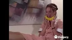 Reproducir Espera con cuernos se folla a un árbol de plátano antes del proceso