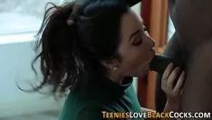 Reproduzir Adolescente juggs jizzed bbc