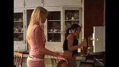 播放 青少年保姆他妈的经济拼写已婚妇女 wadrenocorticotrophines