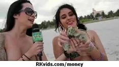 play पैसे के लिए गड़बड़ हो रही सुंदर किशोरों 51