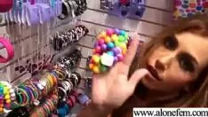 Jouer Missy chaude à cornes non professionnelle se masturbe avec des jouets en mouvement show-04