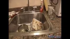 Играть Эта шлюха стриптизерша