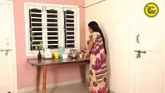 تشغيل حار مدرس شاب أكاديمي يلهون معا