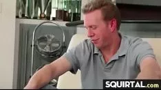 Reproducir Un verdadero gato forzado a salir atigrado 23