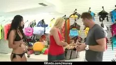 Reproduzir ?porno moldando adolescente por dinheiro 5