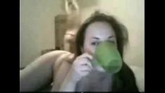 Играть Впечатляющий трибадек перед камерой @ tribadecamthrust.com