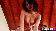 Riproduci Splendida modella milf con tette piccole e perfette, angel constance ha esposto il corpo nudo perfetto