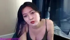Afspelen Je hete aziatische stiefzus flirt met je en laat je klaarkomen