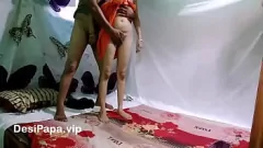 Riproduci La MILF indiana desi si fa hardcore in un incontro interrazziale