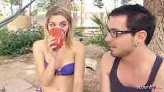 play Karina White et ses amis : orgie sauvage du Spring Break à la fête à la piscine