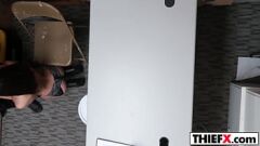 Abspielen Das vollbusige Teen Eden Sin wird mit einem großen Schwanz bestraft