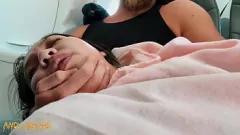 Jouer Candid Mile High Club: les doigts publics de Babe asiatique par Sexy Andy Savage
