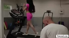 Reproducir T-girl ts diosa obtiene una acción anal dura en lencería