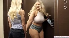 Oynat Lezbiyen Milfs güvercin fuck ve tribbing ile tutku