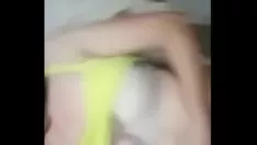 Jouer asiatique ouvre le cul et minou à inconnu sur cam