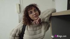 play Лили нужно переспать, если ее быстрый котенок может вместить двух сашей ... рейдерская тревога: они подходят!