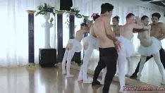 تشغيل الكلية في حالة سكر ذروة الاحتفالات danseuses