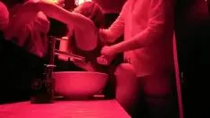 Redare Înregistrare video porno în tabloul bărbaților în bară
